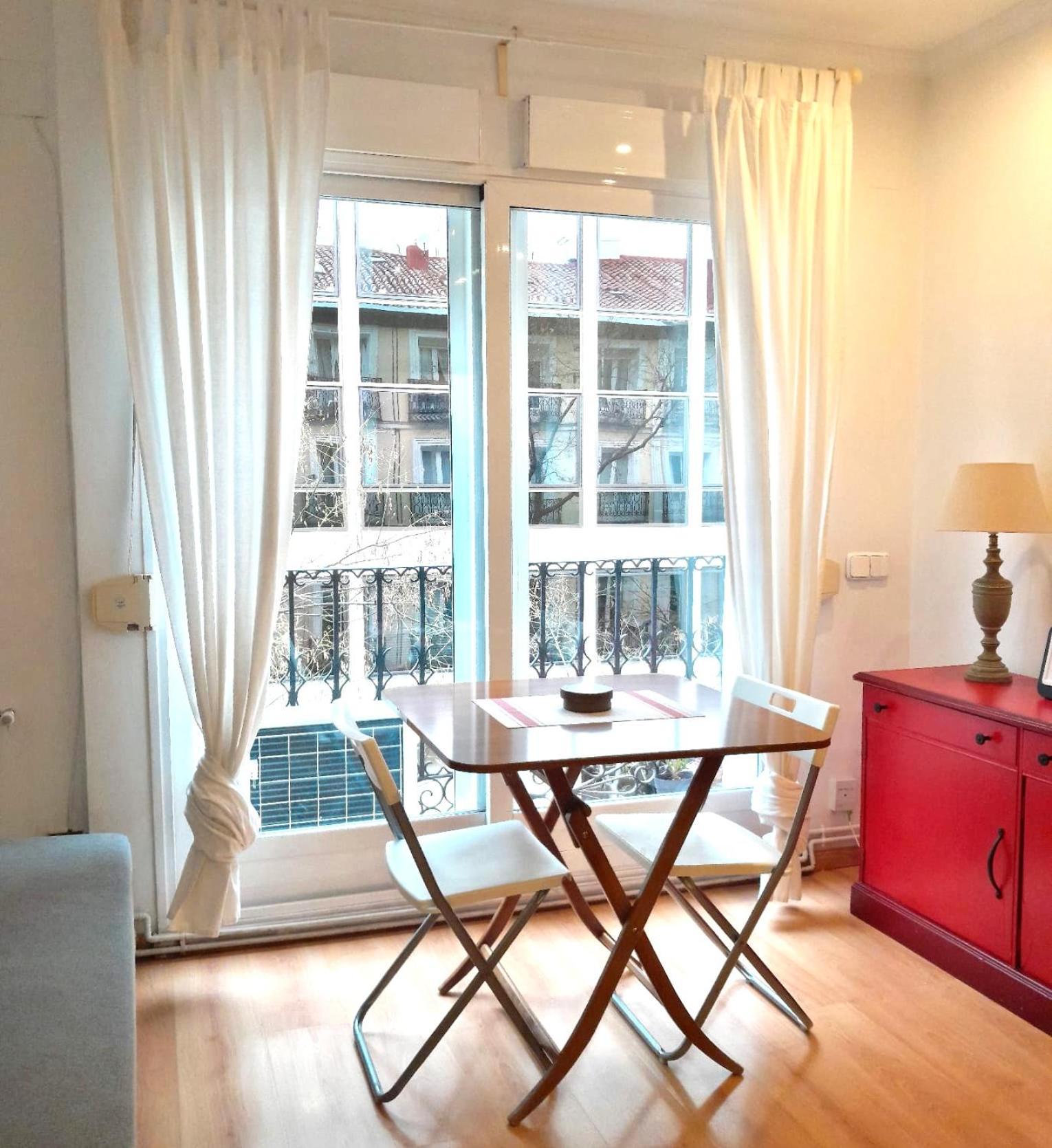 Apartamento Con Encanto Y Luz En Pleno Centro Мадрид Екстериор снимка