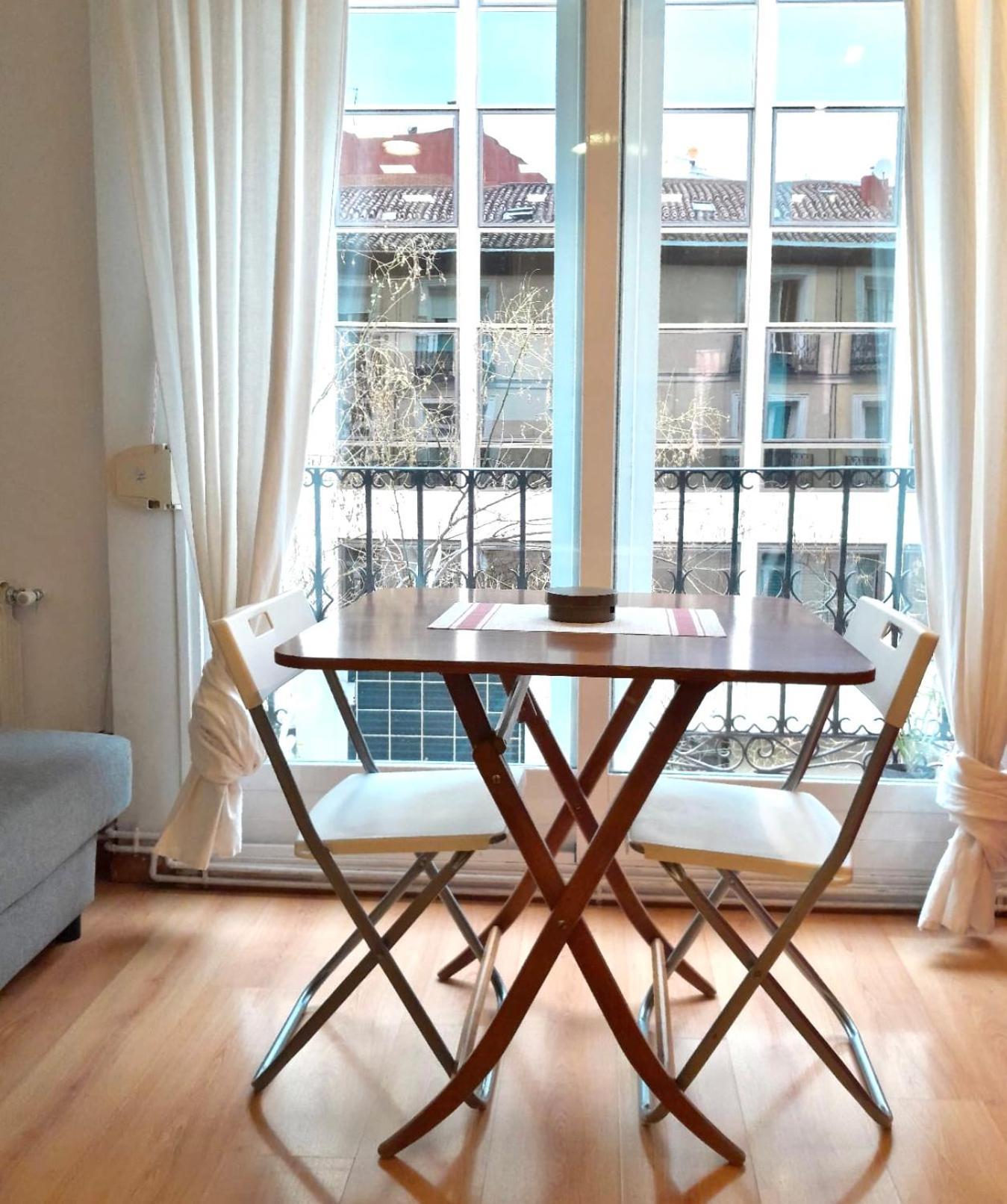 Apartamento Con Encanto Y Luz En Pleno Centro Мадрид Екстериор снимка